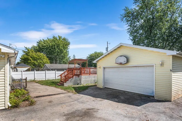 $229,900 | 1235 East Sylvan Avenue, Appleton, WI 54915