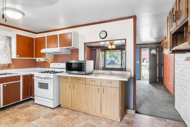 $229,900 | 1235 East Sylvan Avenue, Appleton, WI 54915