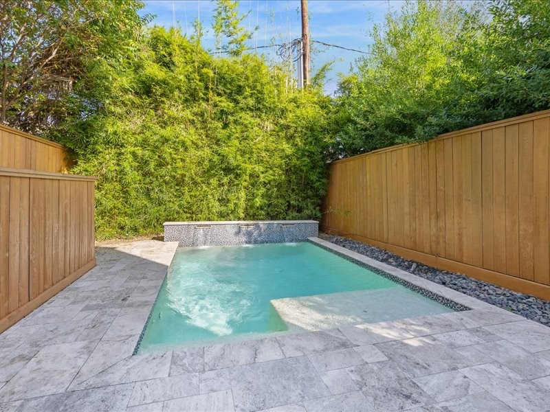 1944 Portsmouth Street Houston, TX 77098 - Photo 4 of 36 a view of a backyard