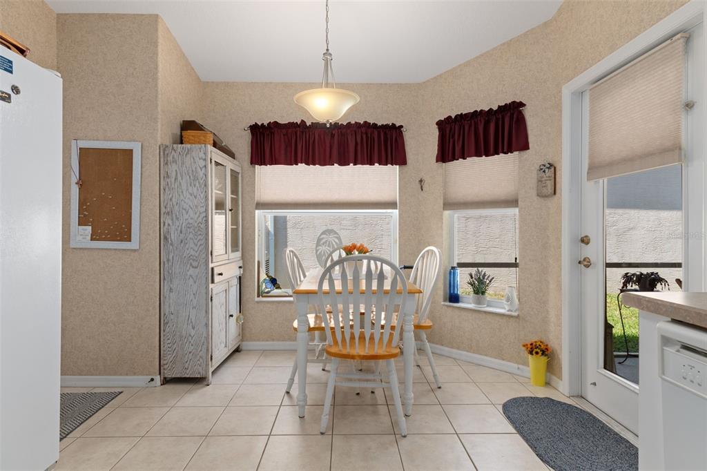 382 Royal Palm Way Spring Hill, FL 34608 - Photo 19 of 38