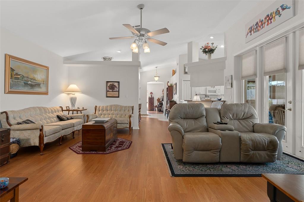 382 Royal Palm Way Spring Hill, FL 34608 - Photo 4 of 38