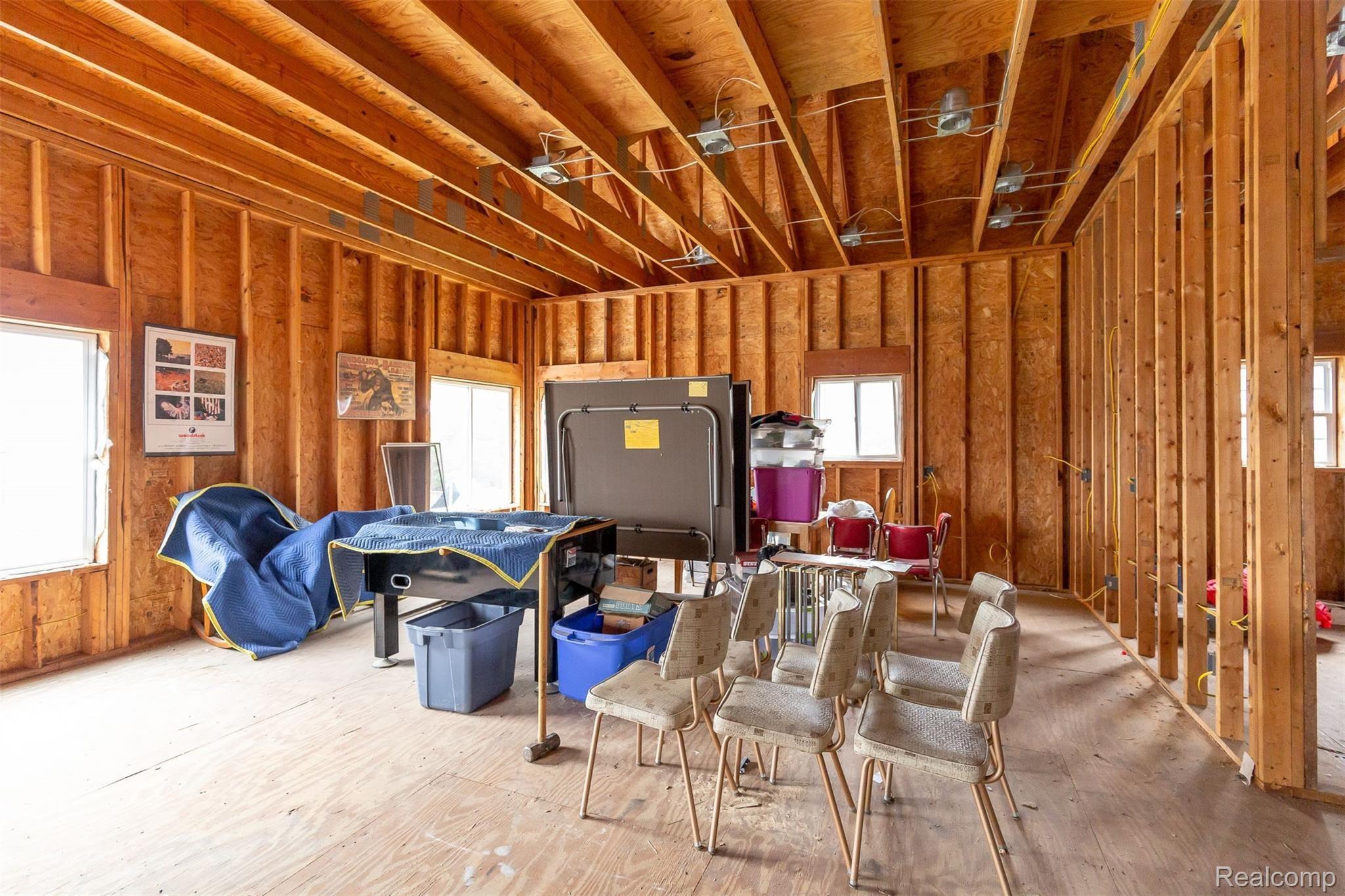 5020 Chicago Road Warren, MI 48092 - Photo 25 of 35 Unit 3 Upper Room 1 View 3