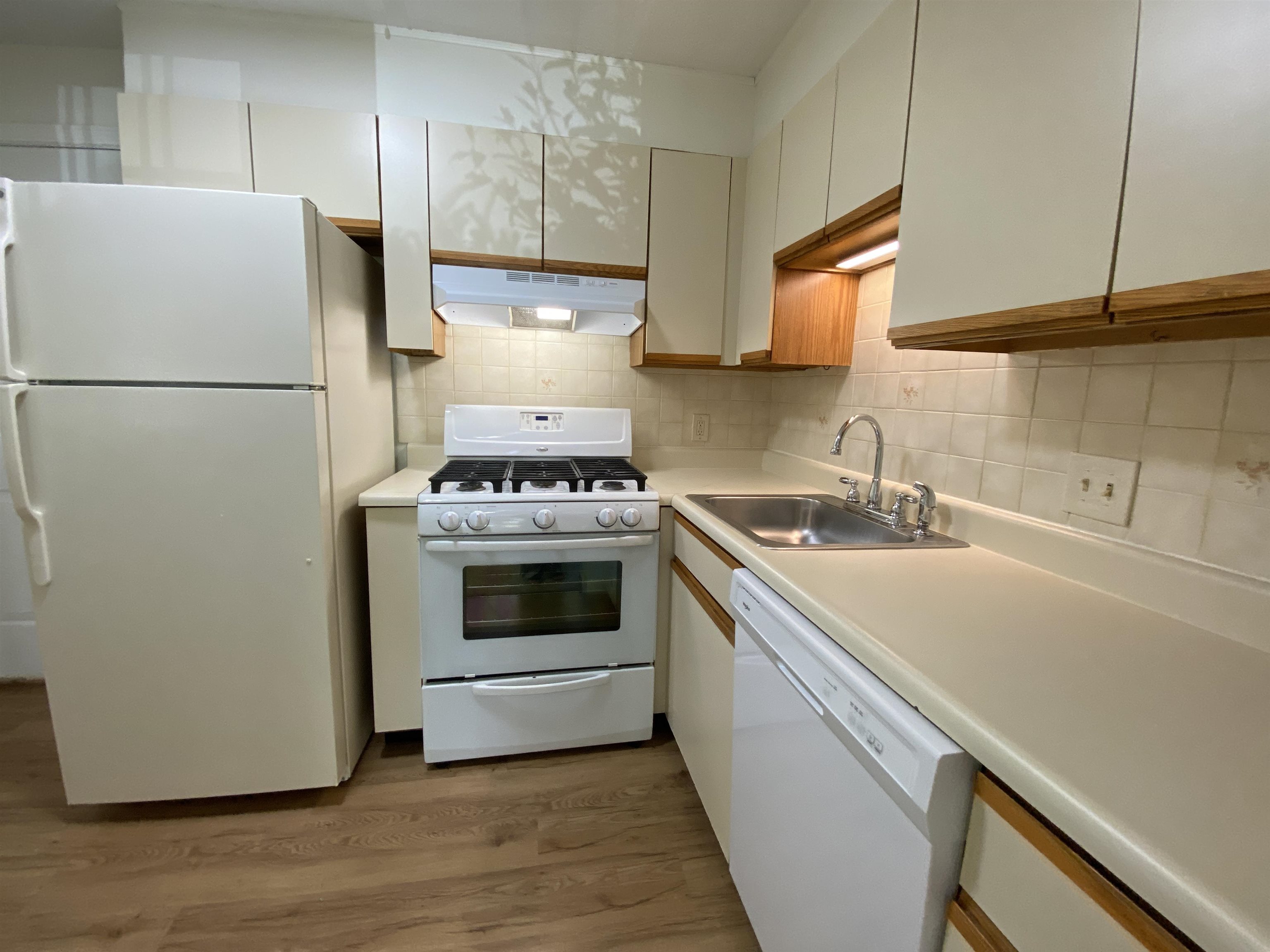 379 Huse Road, Unit 33 Manchester, NH 03103 - Photo 12 of 34
