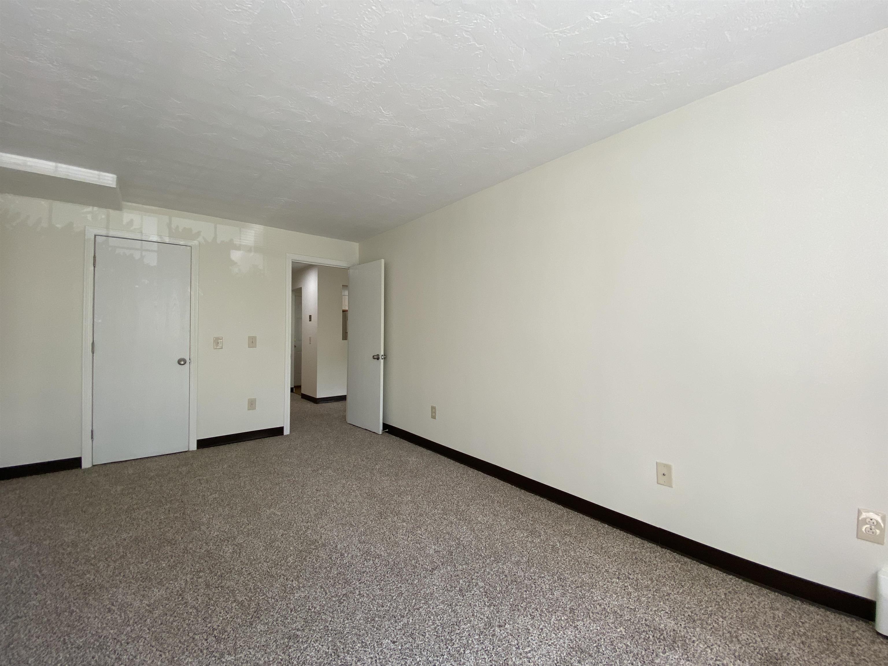 379 Huse Road, Unit 33 Manchester, NH 03103 - Photo 20 of 34