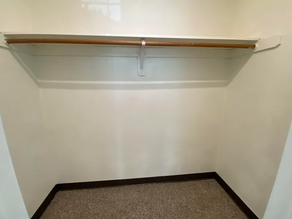 $1,799 | 379 Huse Road, Unit 33, Manchester, NH 03103
