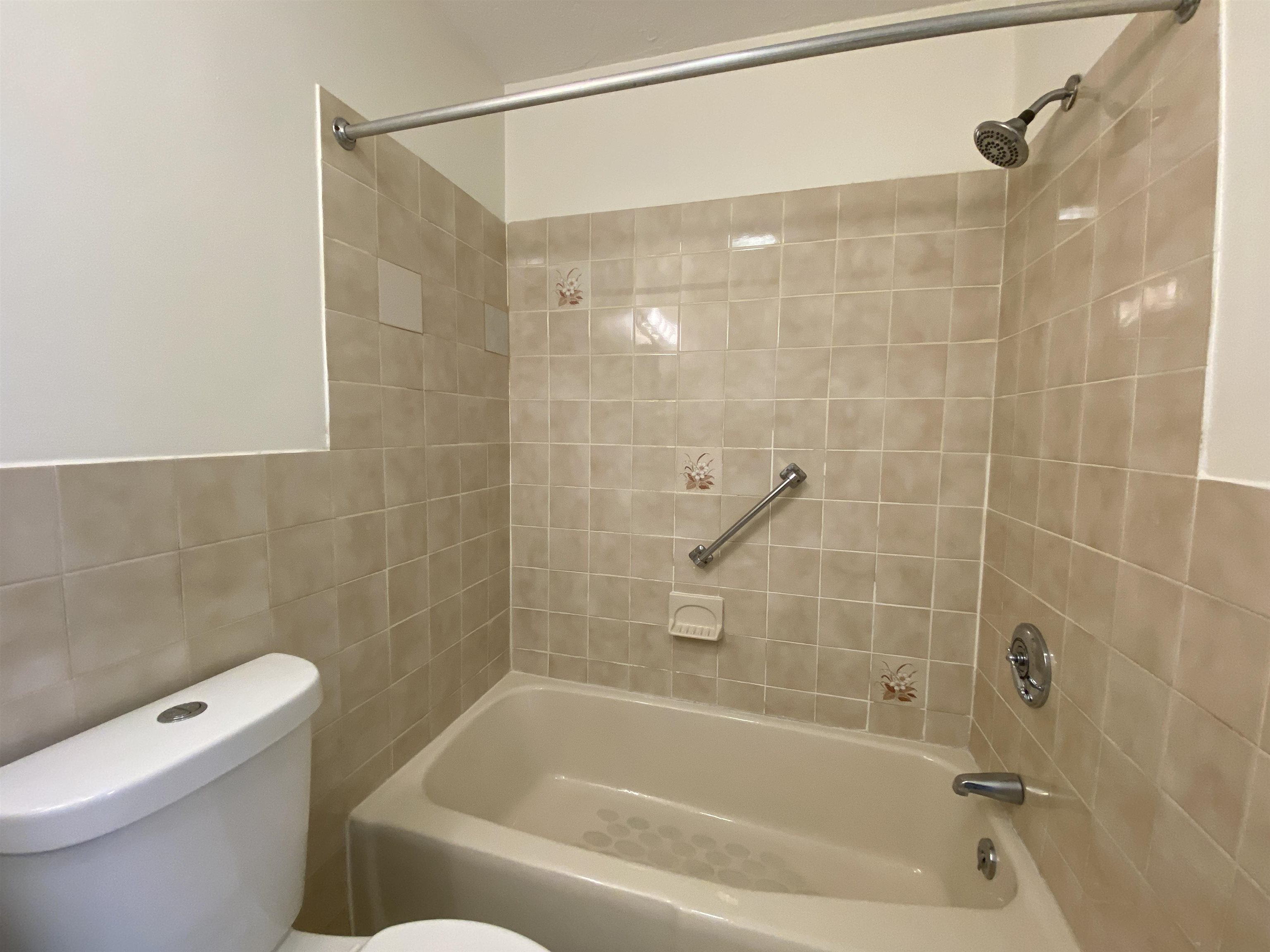 379 Huse Road, Unit 33 Manchester, NH 03103 - Photo 25 of 34