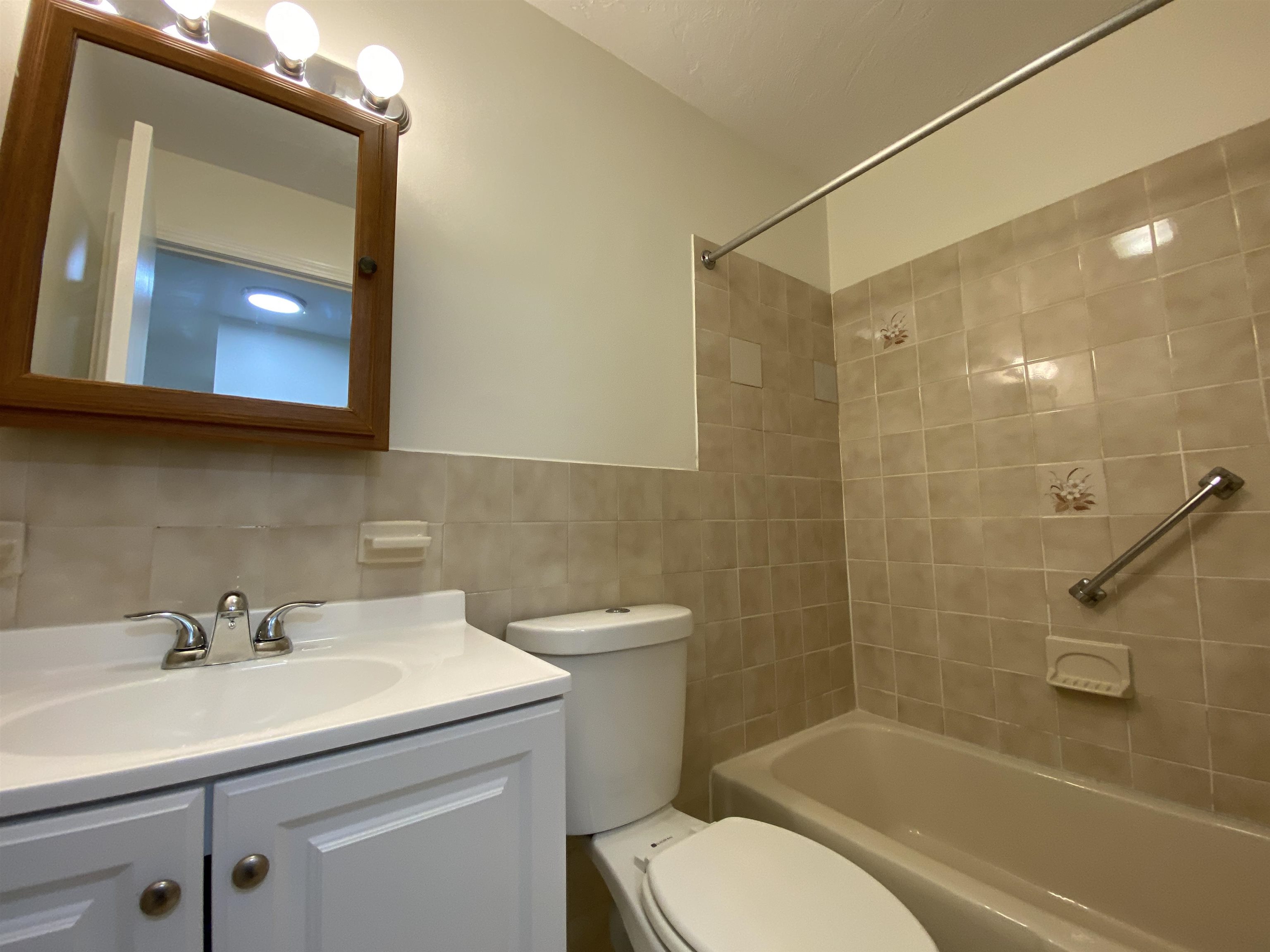 379 Huse Road, Unit 33 Manchester, NH 03103 - Photo 26 of 34