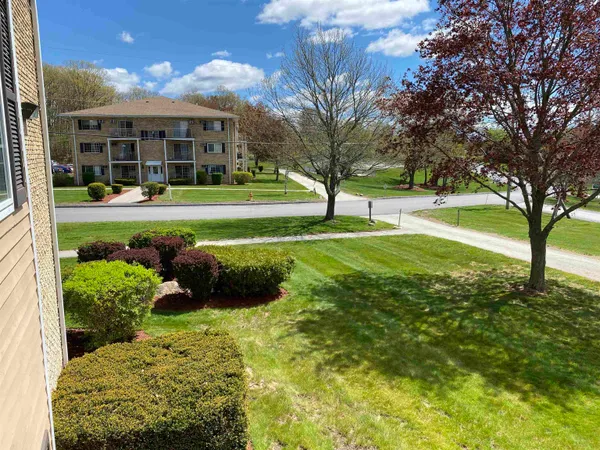 $1,799 | 379 Huse Road, Unit 33, Manchester, NH 03103