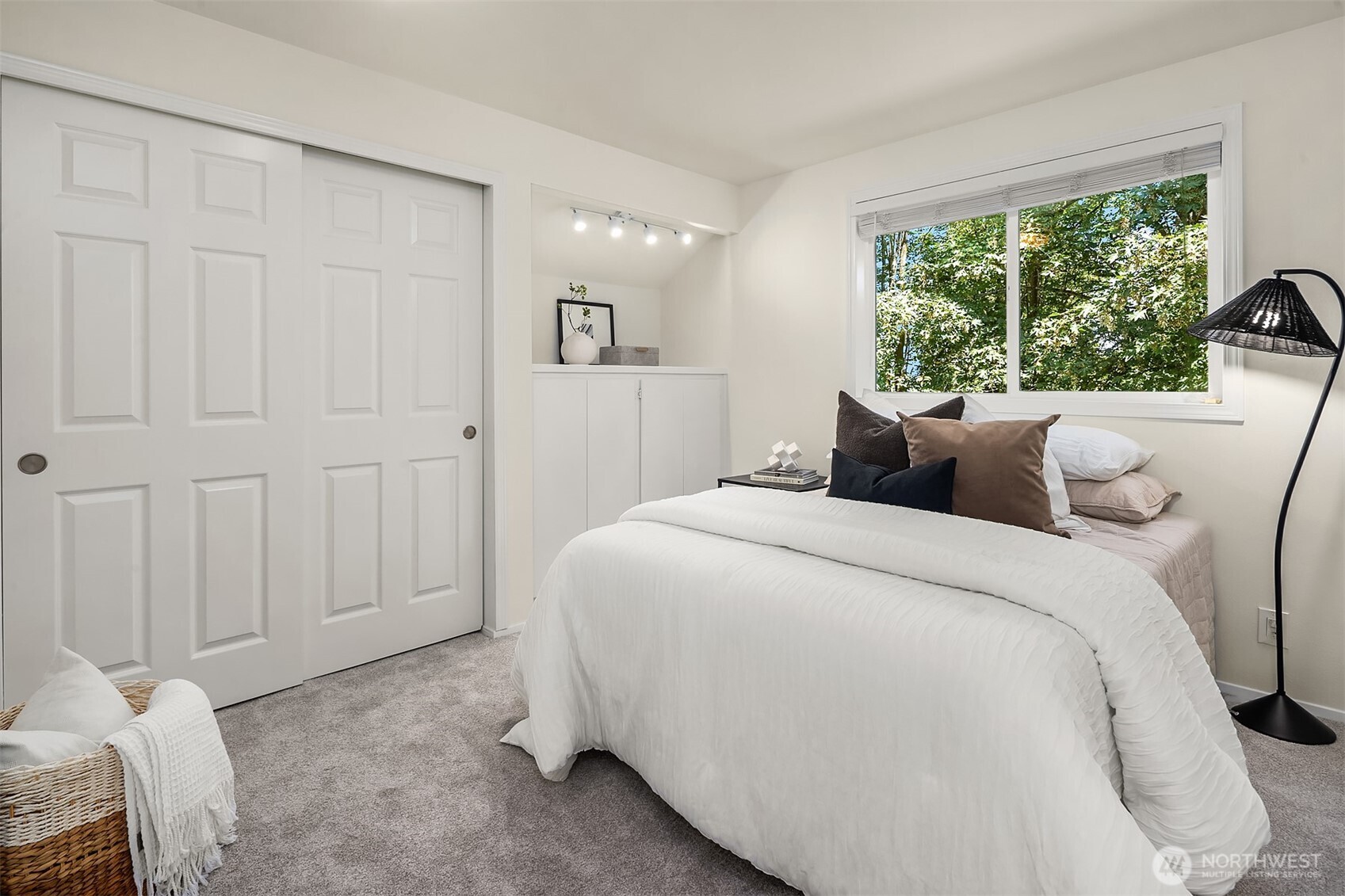 16910 118th Avenue Northeast Bothell, WA 98011 - Photo 29 of 33