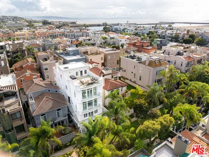 $6,225,000 | 142 Union Jack Mall, Marina del Rey, CA 90292