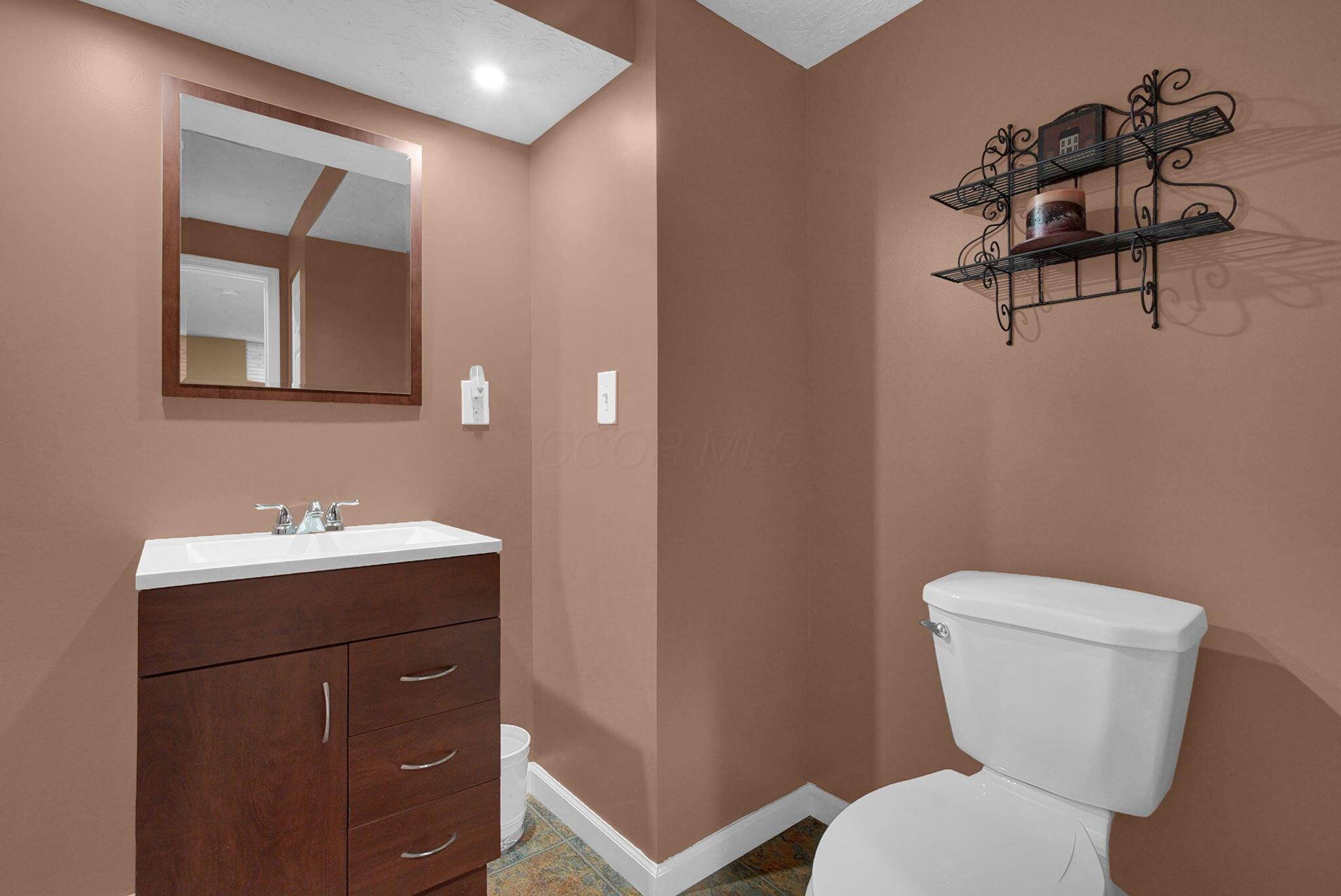 114 Tabilore Loop Delaware, OH 43015 - Photo 40 of 59 half bathroom