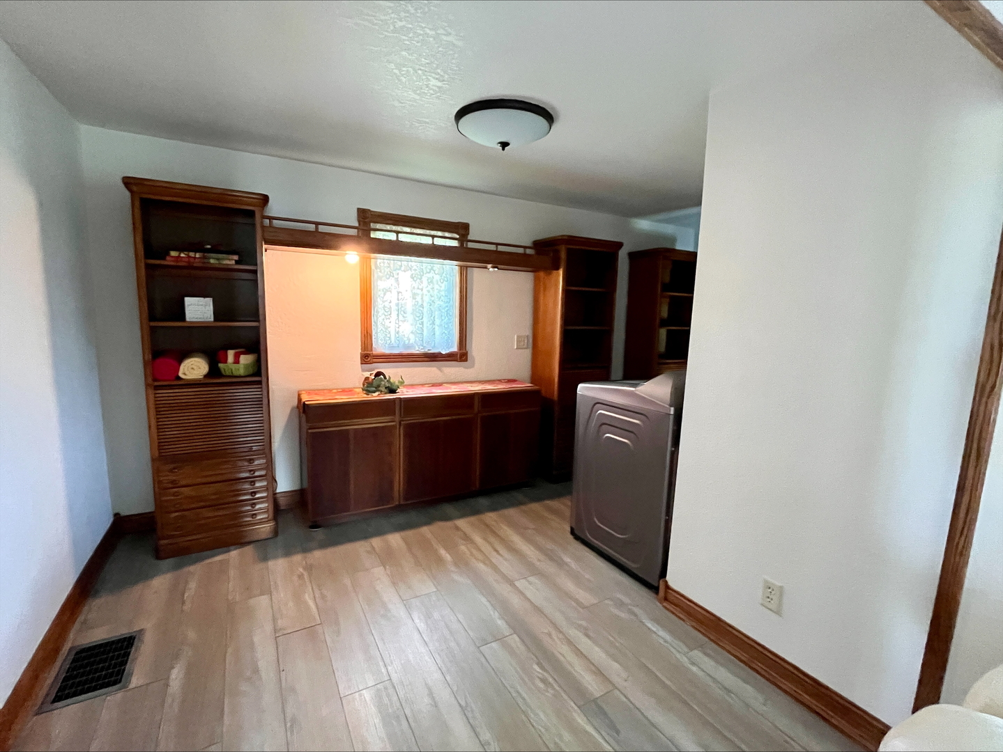 1116 East 2300 North Road Danforth, IL 60930 - Photo 20 of 32 a kitchen with stainless steel appliances granite countertop a refrigerator and a sink