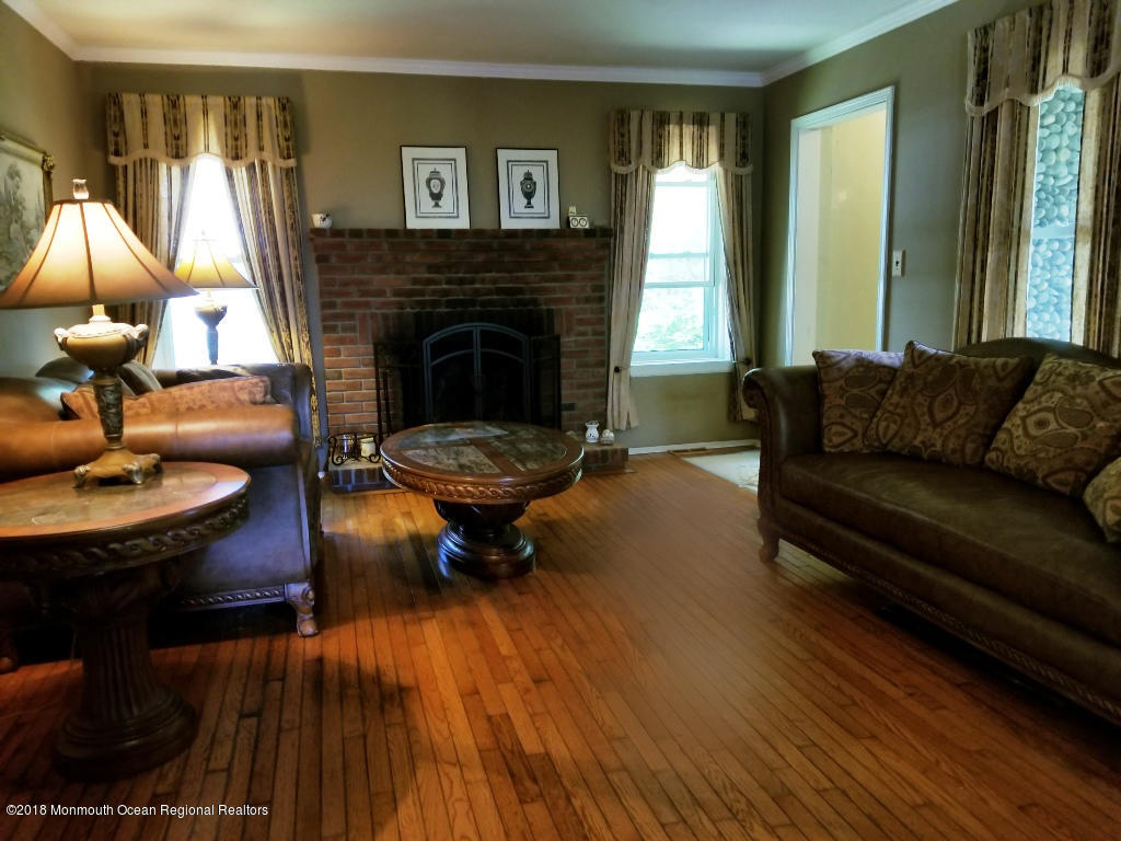 230 Cliftwood Road Oakhurst, NJ 07755 - Photo 14 of 21 20180521_112838