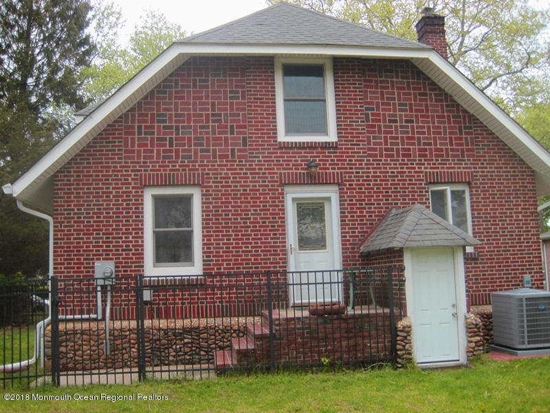 230 Cliftwood Road Oakhurst, NJ 07755 - Photo 8 of 21 m_IMG_2173A