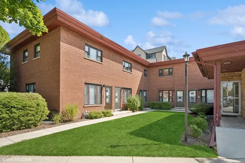$2,900 | 528 Poplar Drive, Unit 528, Wilmette, IL 60091