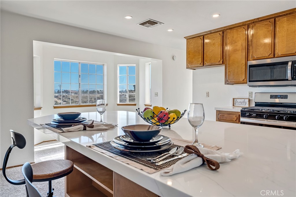 8325 Johnson Road Phelan, CA 92371 - Photo 13 of 53 Kitchen