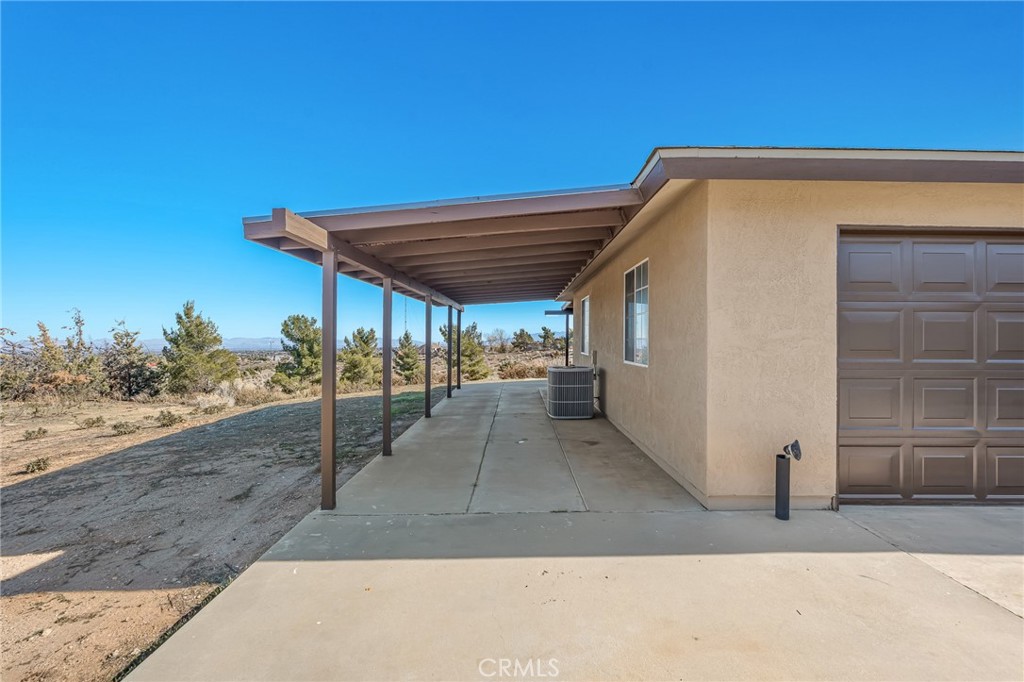 8325 Johnson Road Phelan, CA 92371 - Photo 47 of 53 Car port