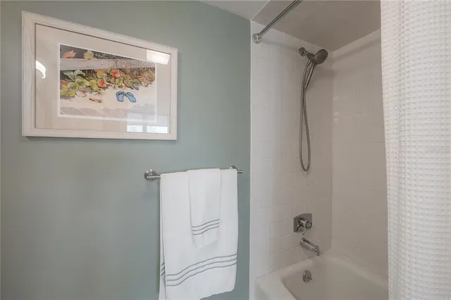 $549,000 | 5020 Bayshore Boulevard, Unit 702, Tampa, FL 33611