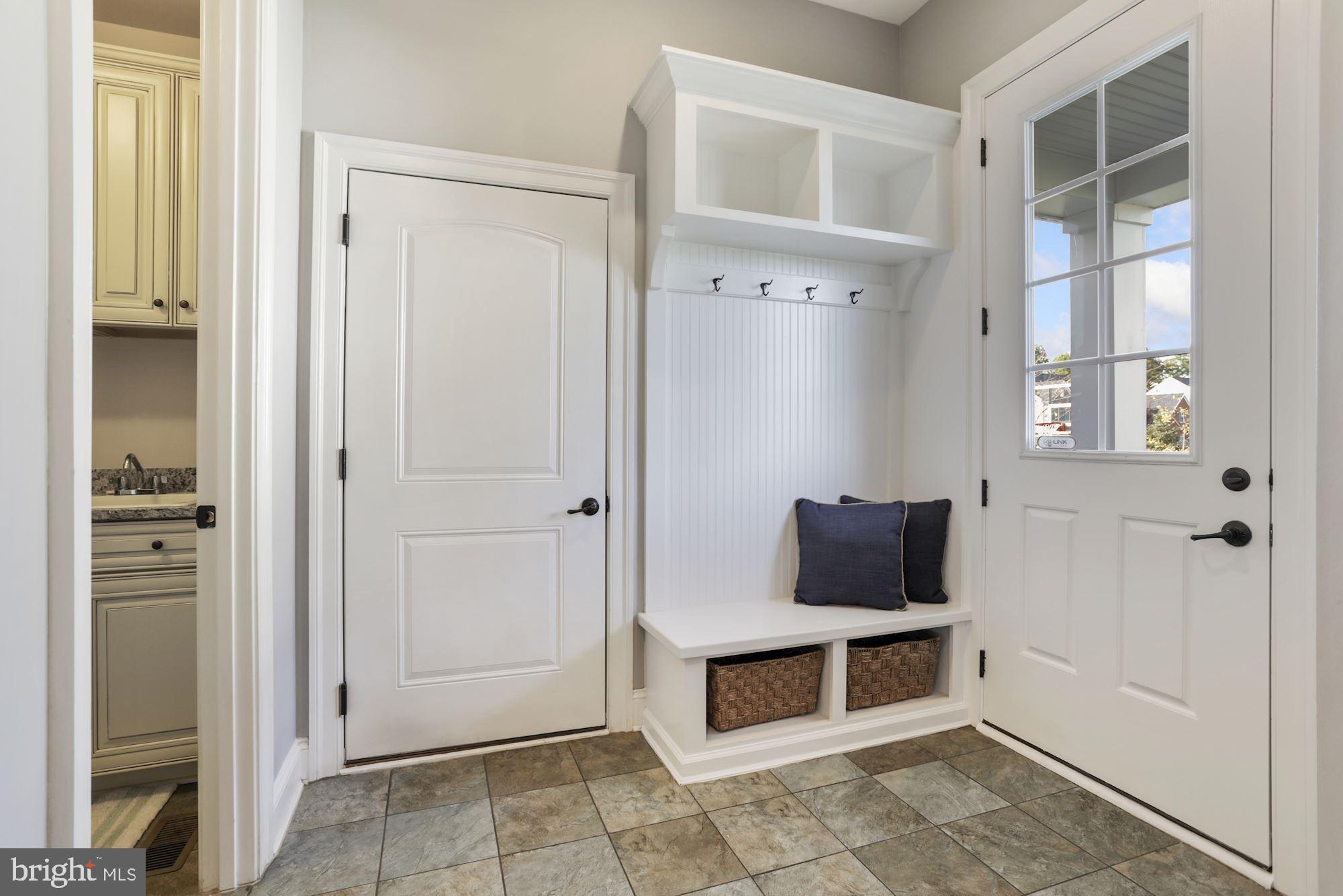 41655 Revival Drive Ashburn, VA 20148 - Photo 23 of 87 Mud room