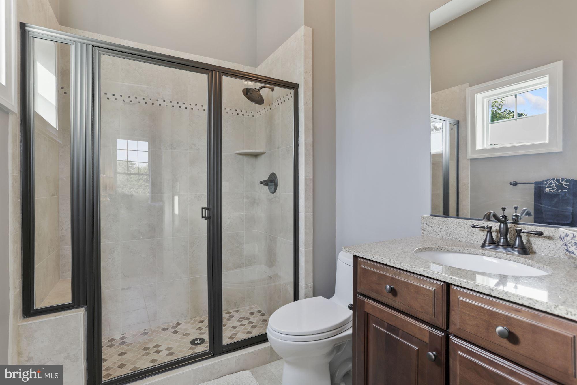 41655 Revival Drive Ashburn, VA 20148 - Photo 26 of 87 Main level full bath