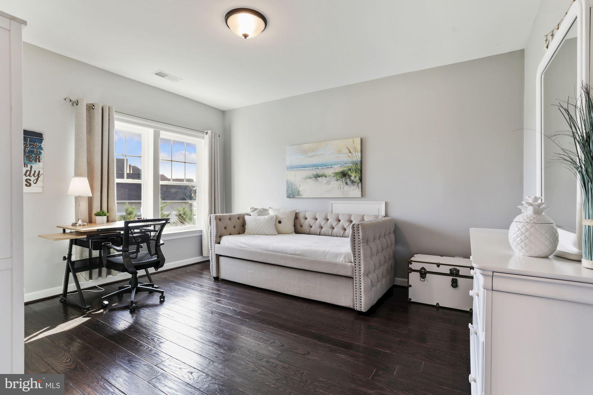 41655 Revival Drive Ashburn, VA 20148 - Photo 45 of 87 Upper bedroom