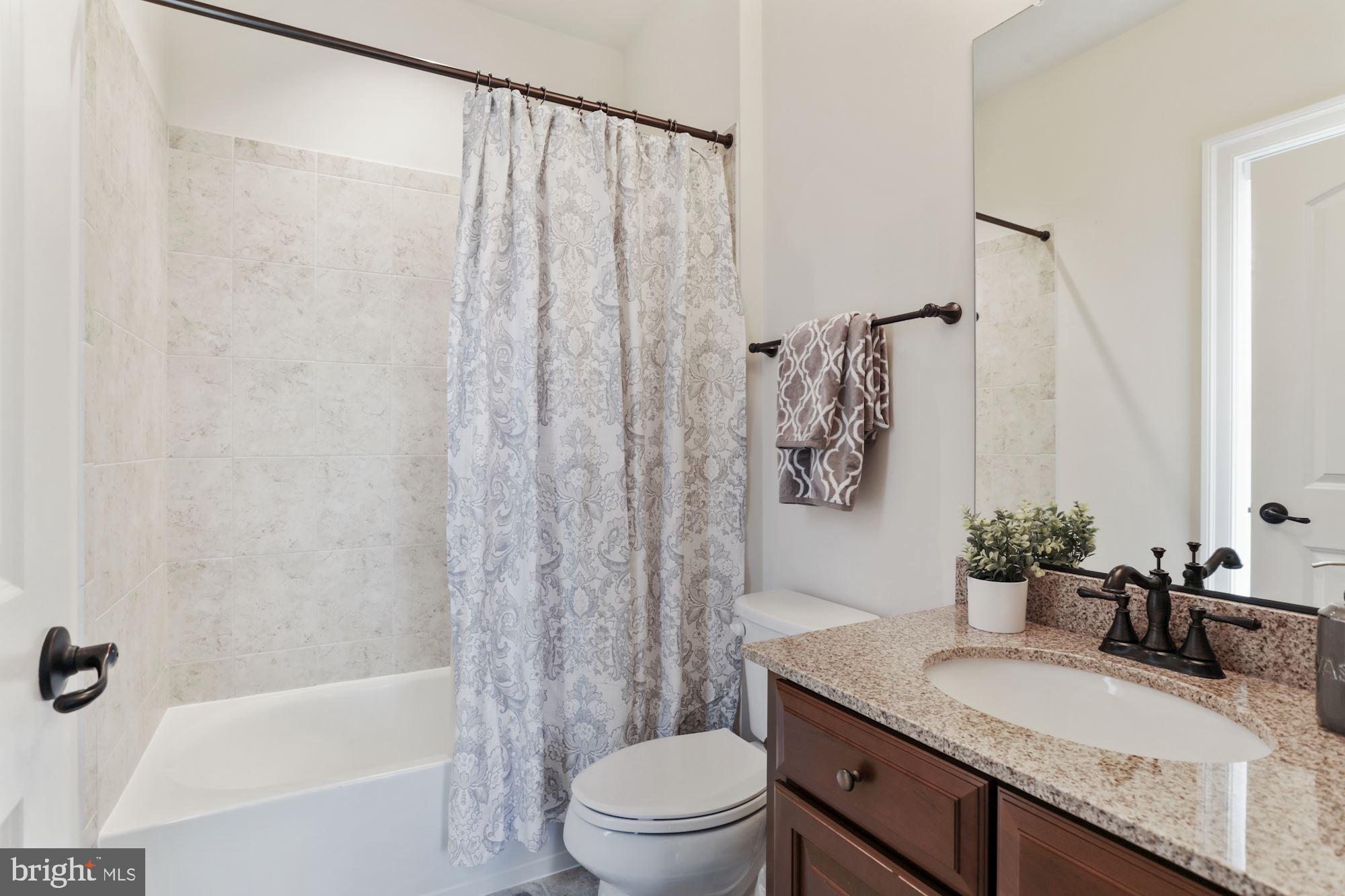 41655 Revival Drive Ashburn, VA 20148 - Photo 46 of 87 Upper bath