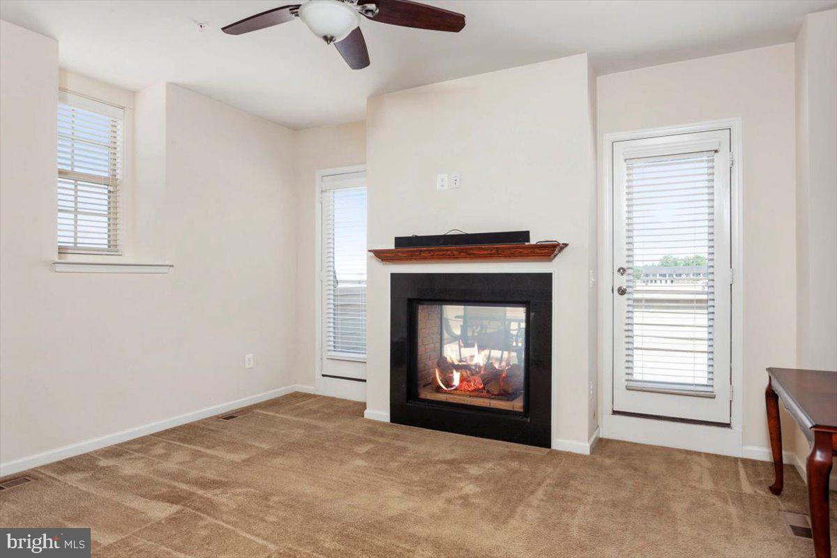 512 Rampart Way, Unit 8 Oxon Hill, MD 20745 - Photo 15 of 53 4th Level Sitting area