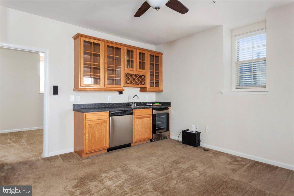 512 Rampart Way, Unit 8 Oxon Hill, MD 20745 - Photo 16 of 53 4th Level Wet Bar