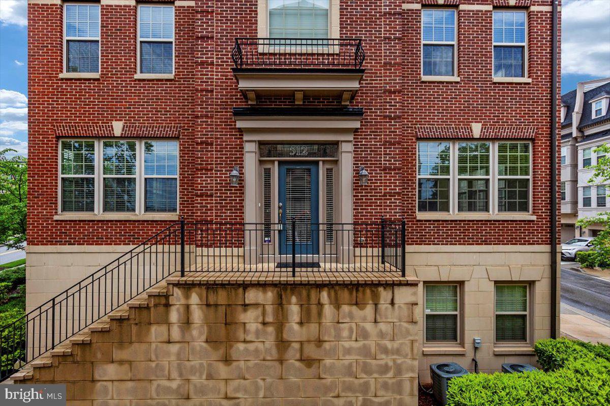 512 Rampart Way, Unit 8 Oxon Hill, MD 20745 - Photo 2 of 53