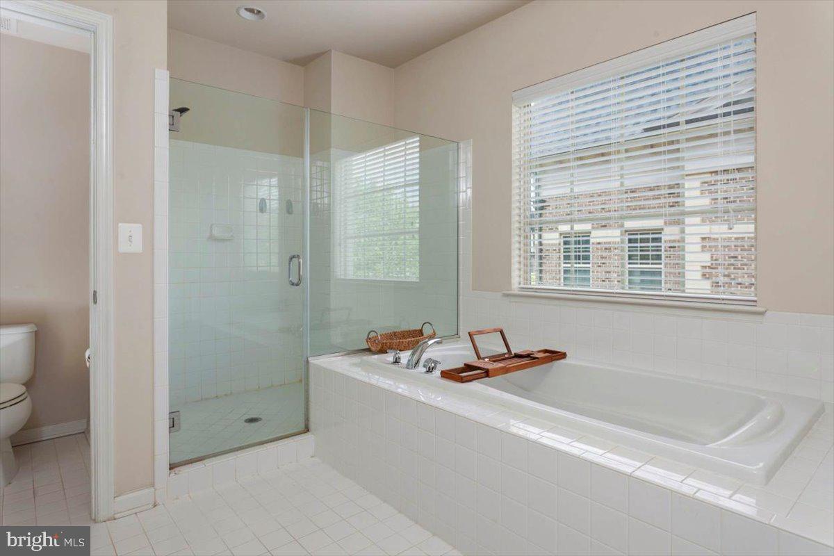 512 Rampart Way, Unit 8 Oxon Hill, MD 20745 - Photo 27 of 53 Primary Bath with Soaking Tub & Separate Shower