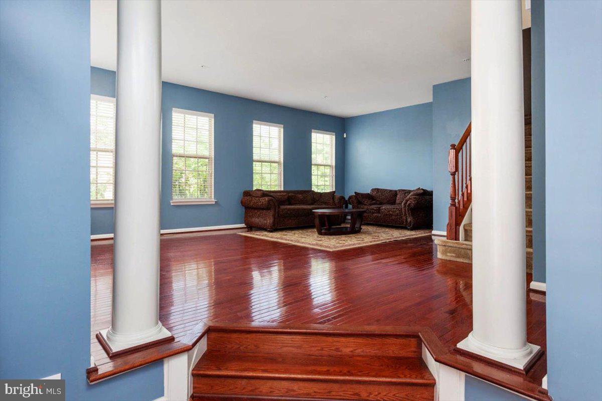 512 Rampart Way, Unit 8 Oxon Hill, MD 20745 - Photo 34 of 53 Formal Living Room