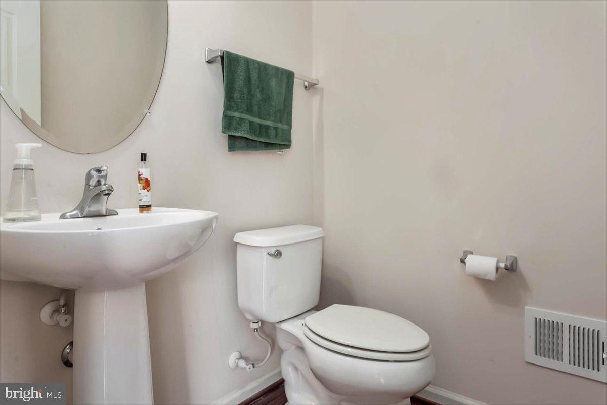 512 Rampart Way, Unit 8 Oxon Hill, MD 20745 - Photo 42 of 53