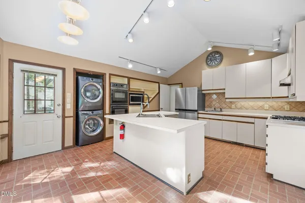 $635,000 | 305 Plum Lane, Chapel Hill, NC 27517