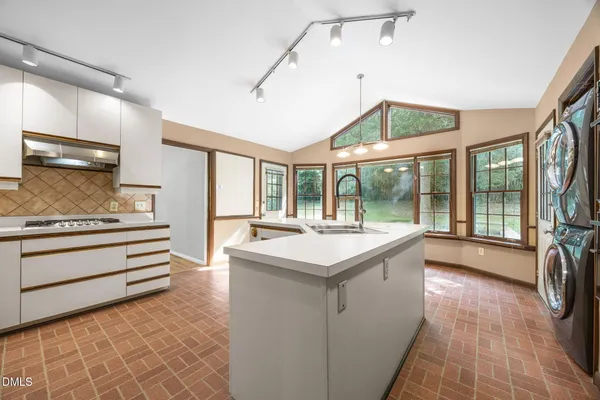 $635,000 | 305 Plum Lane, Chapel Hill, NC 27517