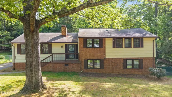 $635,000 | 305 Plum Lane, Chapel Hill, NC 27517