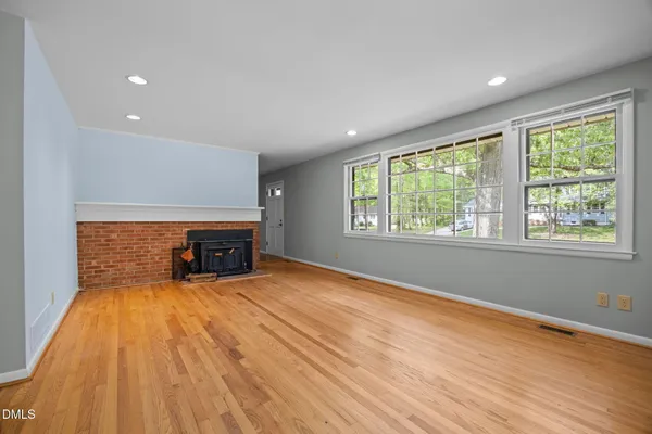 $635,000 | 305 Plum Lane, Chapel Hill, NC 27517