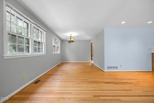 $635,000 | 305 Plum Lane, Chapel Hill, NC 27517