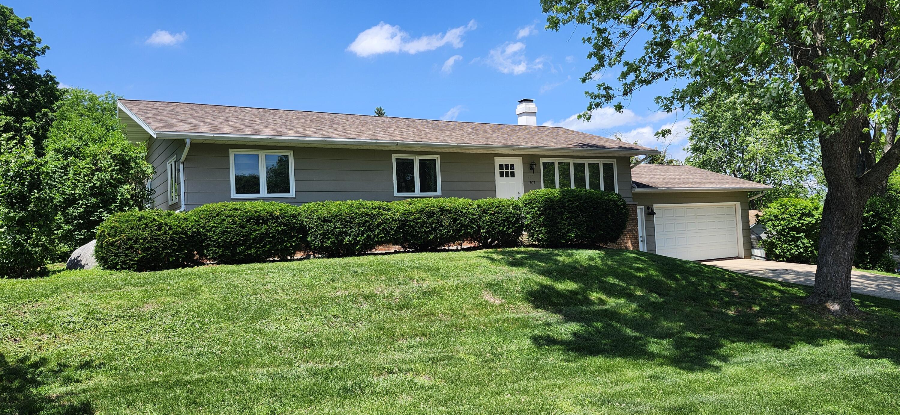 1707 Miller Road Lake Geneva, WI 53147 - Photo 1 of 26 Front view