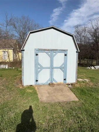 a view of a entryway