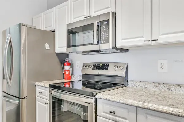 $2,099 | 14304 Fredricksburg Drive, Unit 402, Orlando, FL 32837