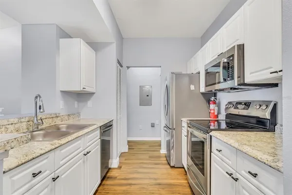 $2,099 | 14304 Fredricksburg Drive, Unit 402, Orlando, FL 32837