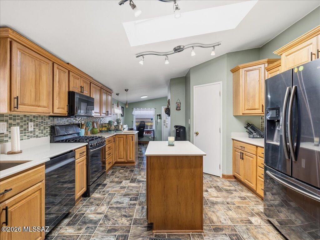 424 North Salero View Road Vail, AZ 85641 - Photo 8 of 35 Kitchen