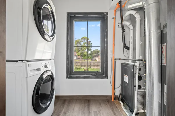 $2,700 | 2307 Lake Street, Unit 2, Evanston, IL 60201