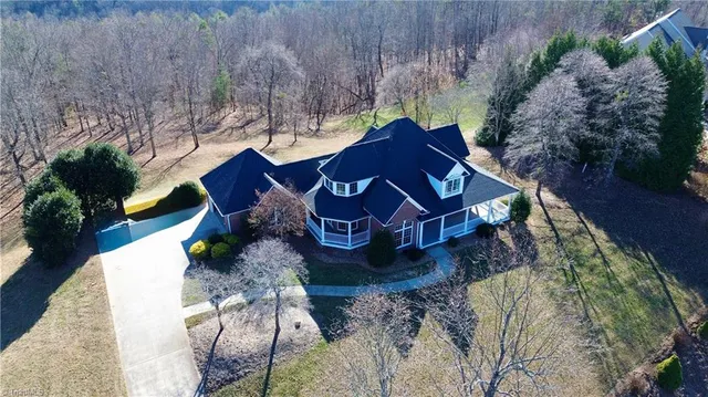 $995,500 | 1148 Town N Country Drive, Wilkesboro, NC 28697