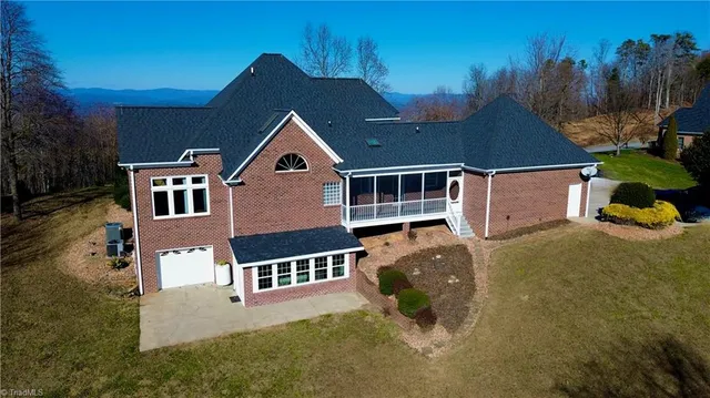 $995,500 | 1148 Town N Country Drive, Wilkesboro, NC 28697