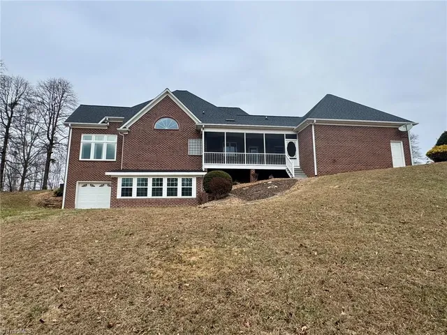 $995,500 | 1148 Town N Country Drive, Wilkesboro, NC 28697