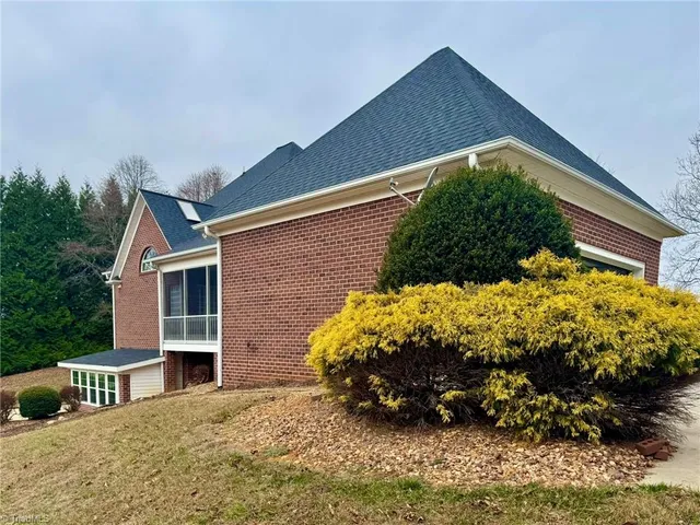 $995,500 | 1148 Town N Country Drive, Wilkesboro, NC 28697