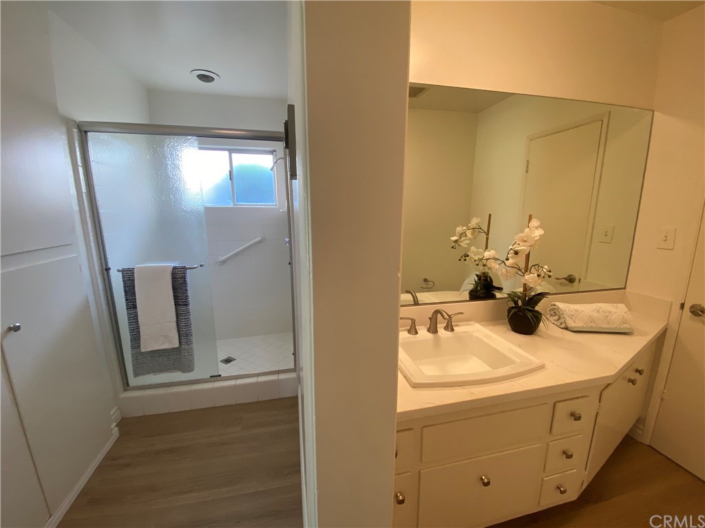 9727 Bellder Drive Downey, CA 90240 - Photo 21 of 41 Master bathroom 1