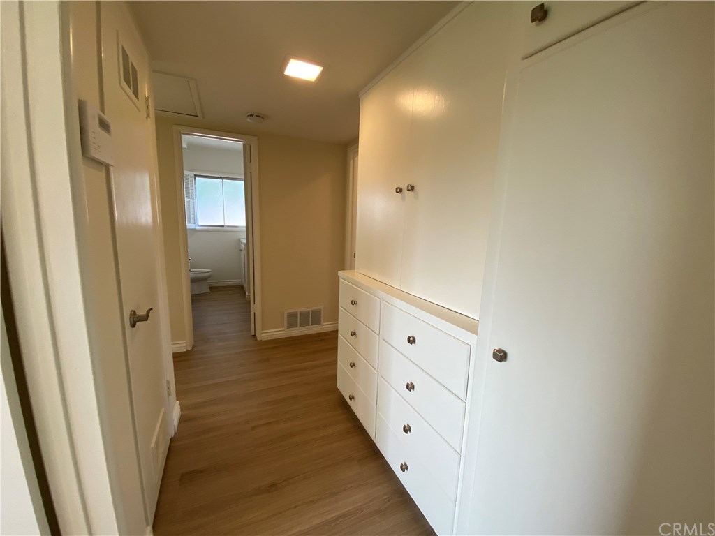 9727 Bellder Drive Downey, CA 90240 - Photo 22 of 41 Hallway