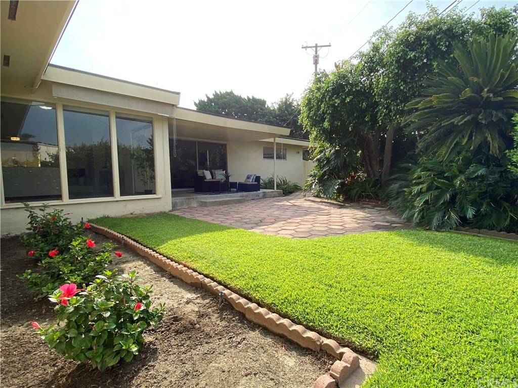 9727 Bellder Drive Downey, CA 90240 - Photo 37 of 41 Garden and patio